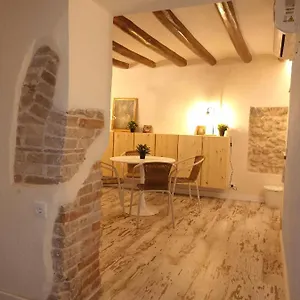 Apartamento Petra -old With Terrace And Barbecue-, Tarragona